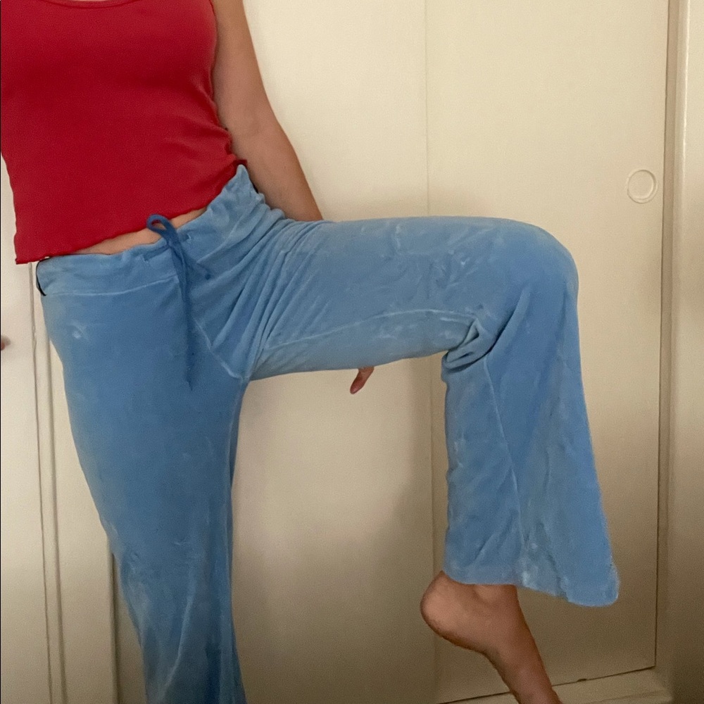 Adidas sweatpants! - Picture 3 of 4